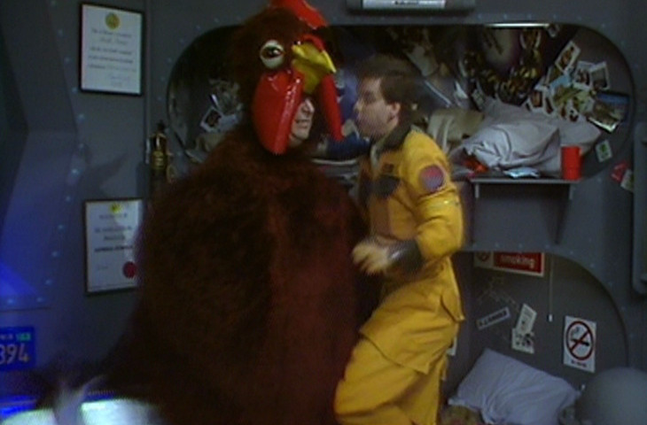 RIMMER KNEEING HOLLISTER IN THE BOLLOCKS